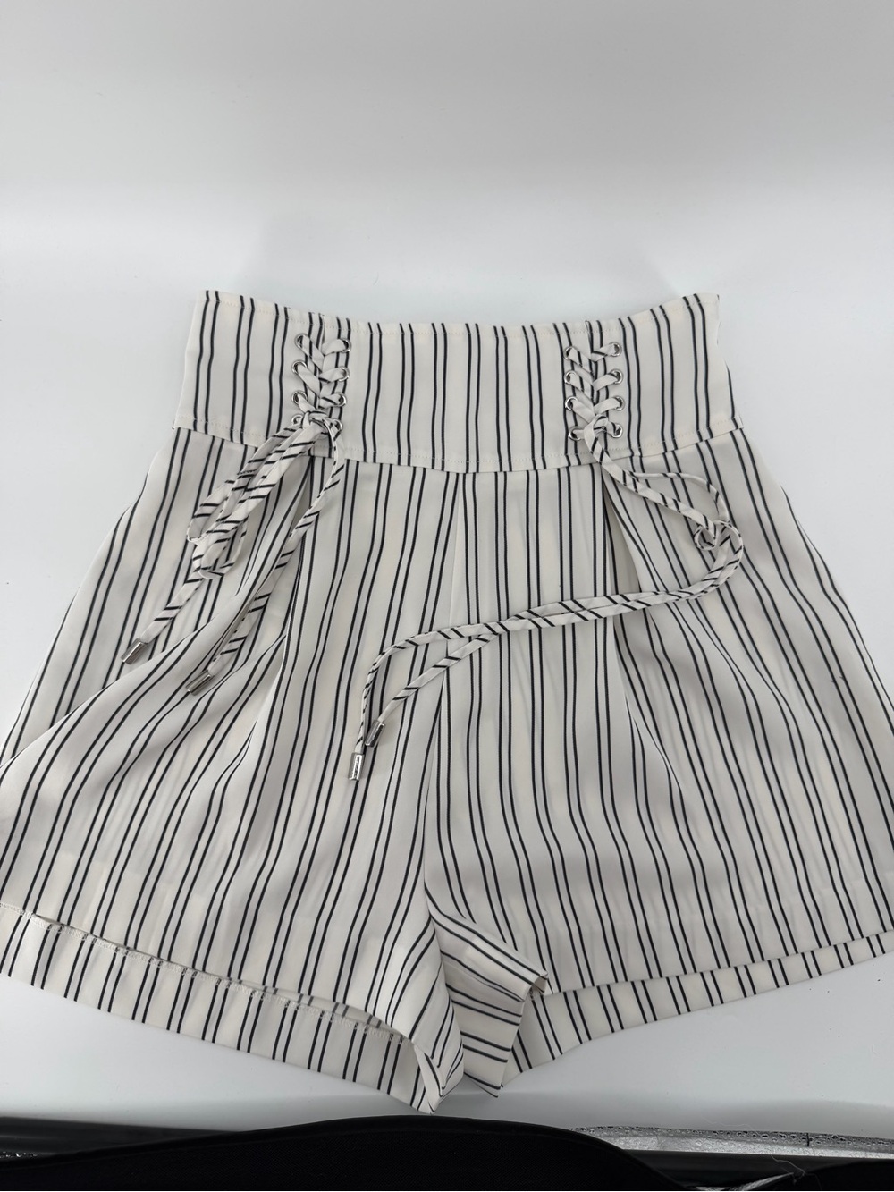 GUESS Los Angeles High Waisted Striped Lace Up Shorts Size 26
